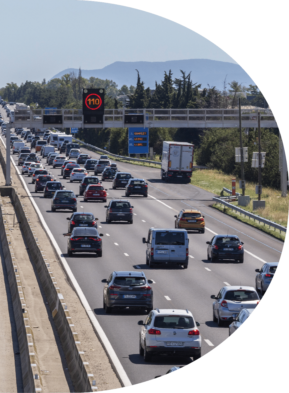 France, Valence, 2022-07-09. For the first weekend of summer vacations, Saturday was red, especially in the Rhone Valley. The traffic jams have succeeded during the day at the level of Valence (Drome), especially in the North-South direction. Photography by Caroline Paux / Hans Lucas. France, Valence, 2022-07-09. Pour le premier week-end de departs en vacances de l ete, samedi classe rouge, notamment dans la Vallee du Rhone. Les bouchons se sont succedes dans la journee a hauteur de Valence (Drome), surtout dans le sens Nord-Sud. Photographie par Caroline Paux / Hans Lucas.